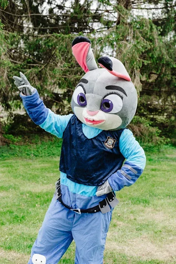 Judy Hopps (Zootopia) at a kids party