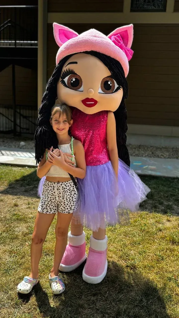 LOL Doll at a kids party