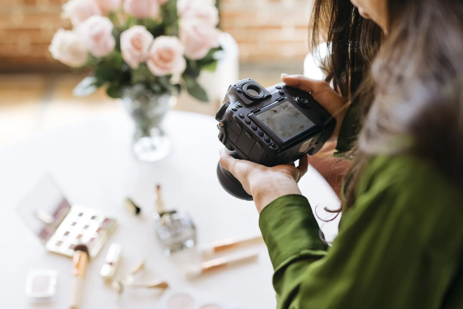 Photographer capturing party details